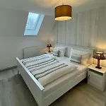 Inselwohnung Διαμέρισμα *